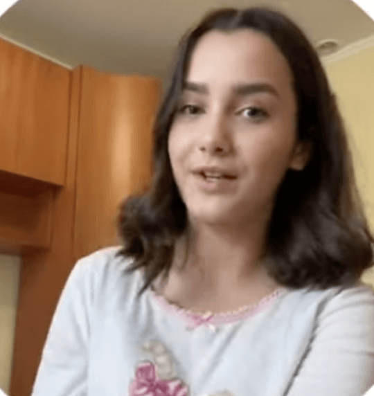 Даша — ученица школы